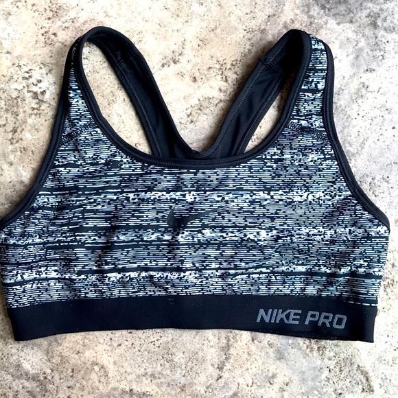Nike dri-fit sports bra - Picture 1 of 5